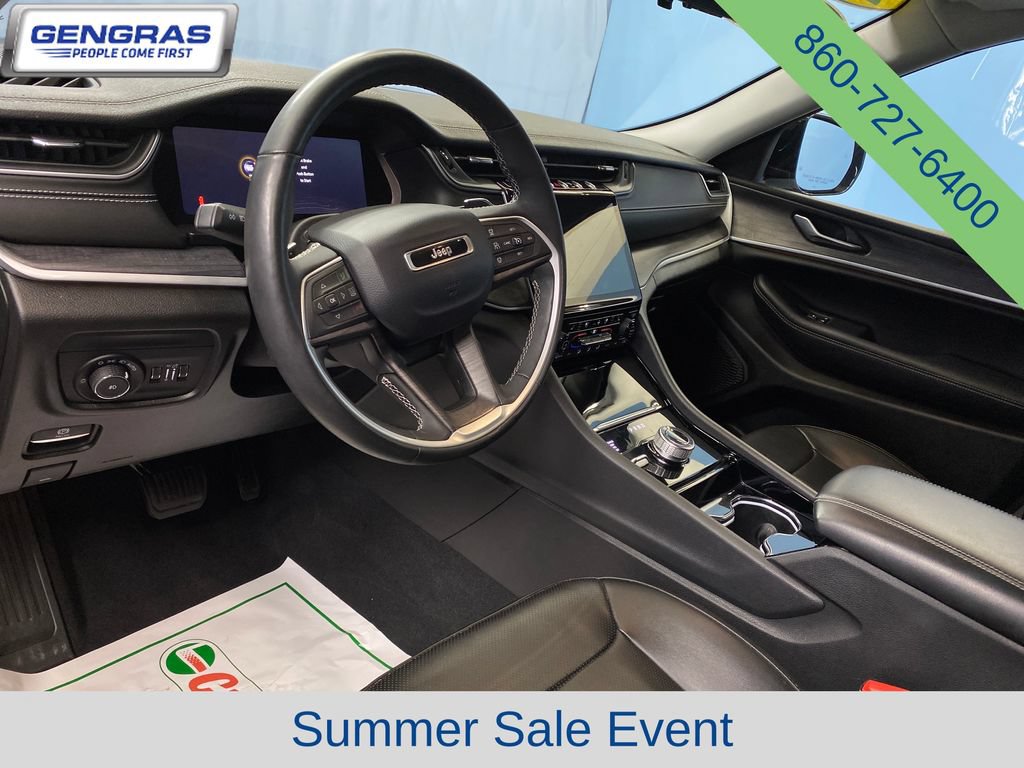 Used 2023 Jeep Grand Cherokee Limited w/ Luxury Tech Group II AWD/4WD image 11