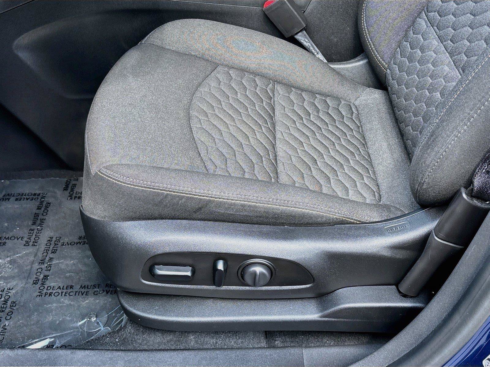 Used 2020 Chevrolet Equinox LT w/ LPO, Floor Liner Package FWD image 18