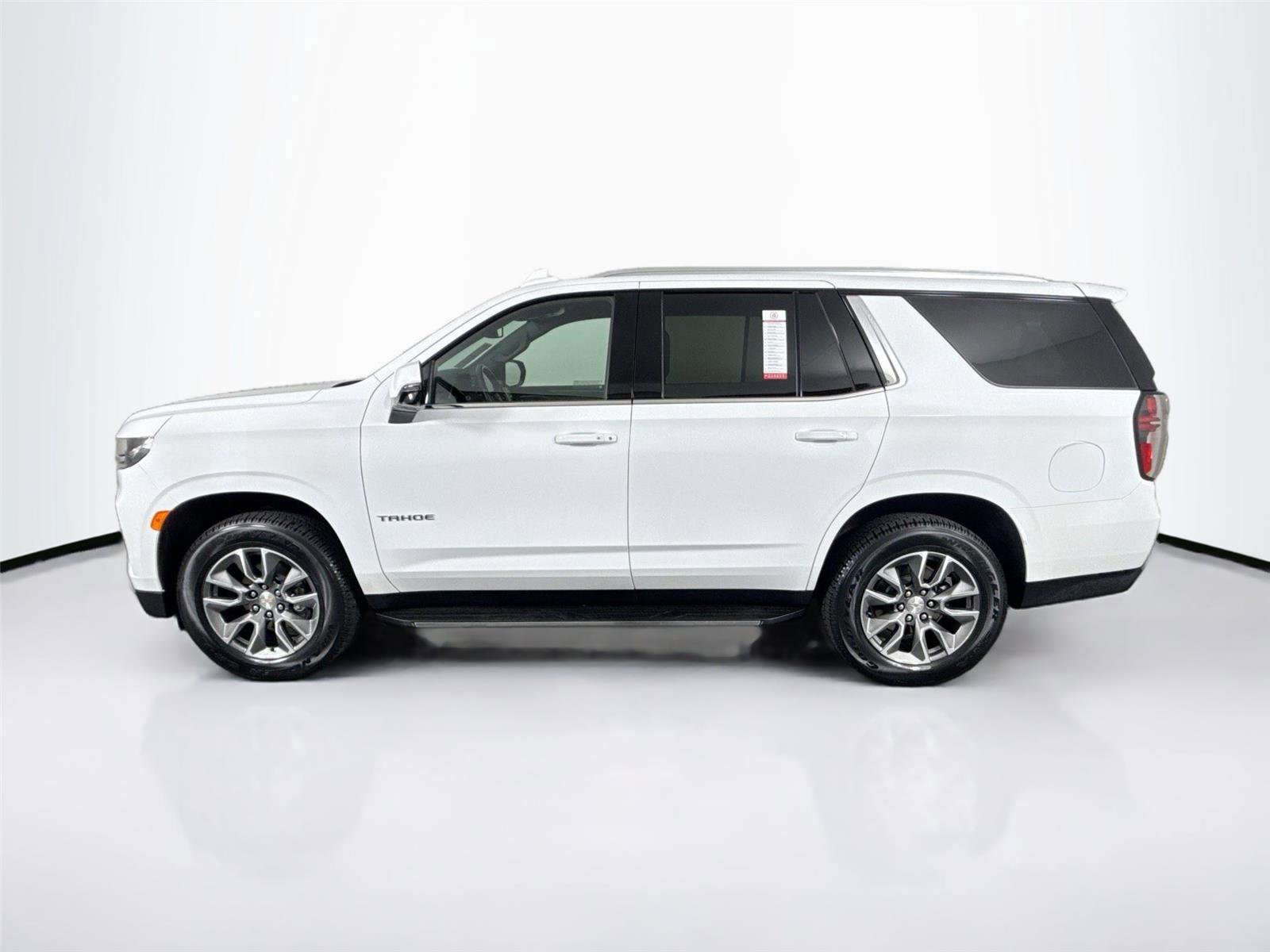 Used 2024 Chevrolet Tahoe LT w/ Luxury Package AWD/4WD image 13