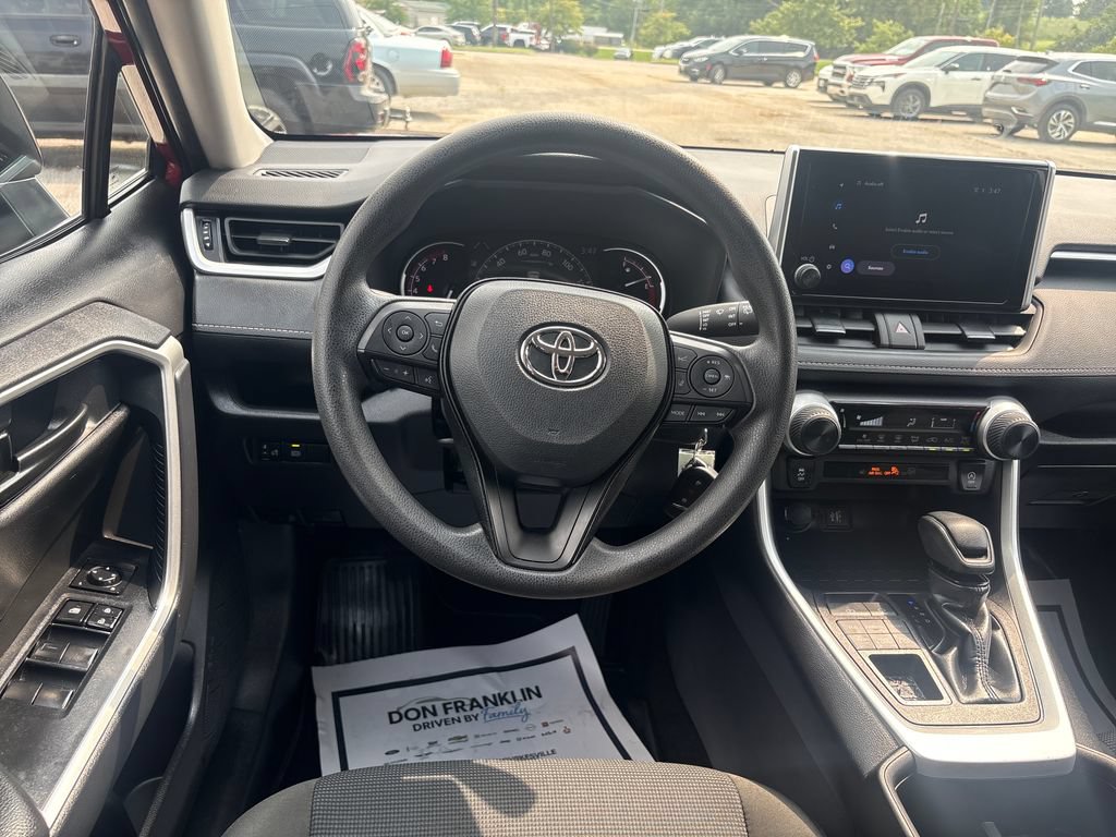 Used 2024 Toyota RAV4 LE AWD/4WD image 18