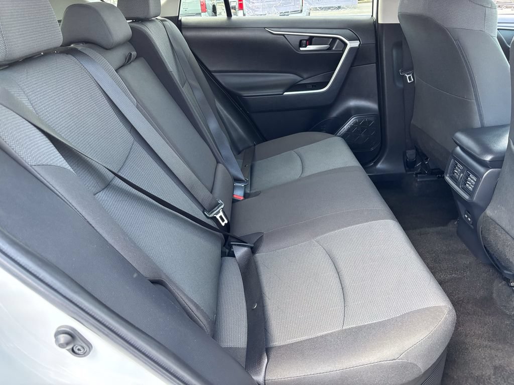 Used 2025 Toyota RAV4 XLE AWD/4WD image 38