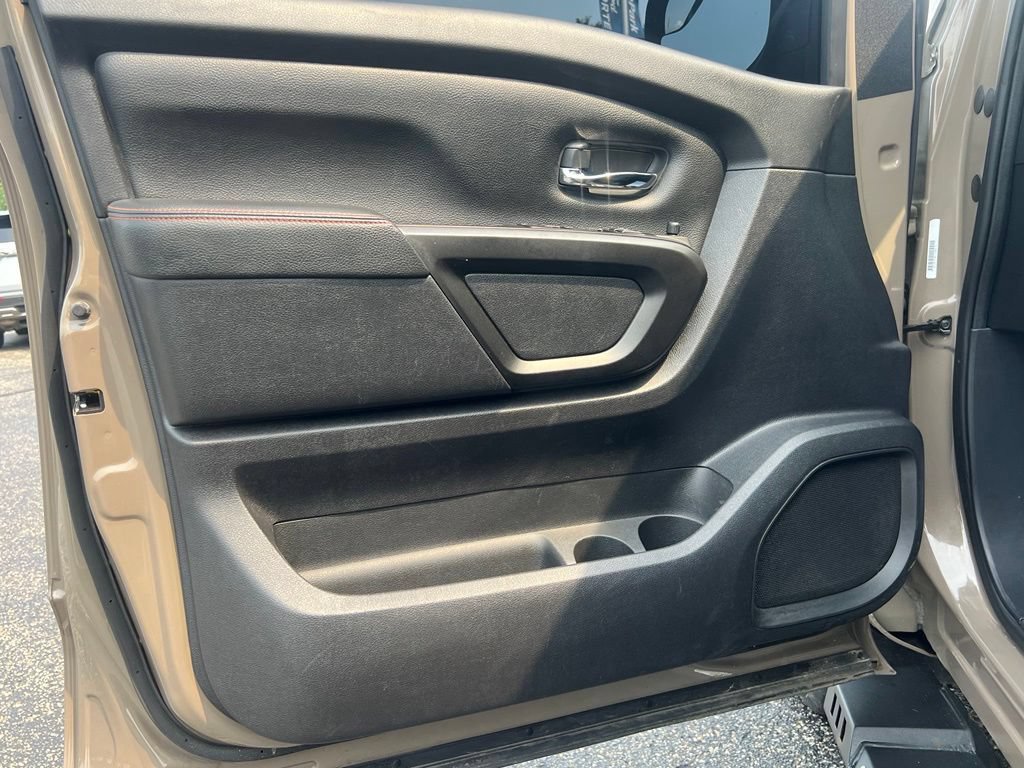 Used 2020 Nissan Titan PRO-4X AWD/4WD image 11