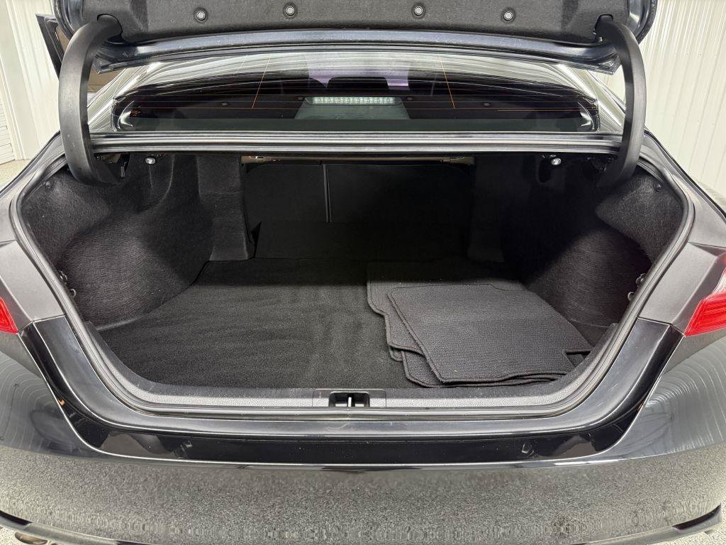 Used 2019 Toyota Camry XSE FWD image 28