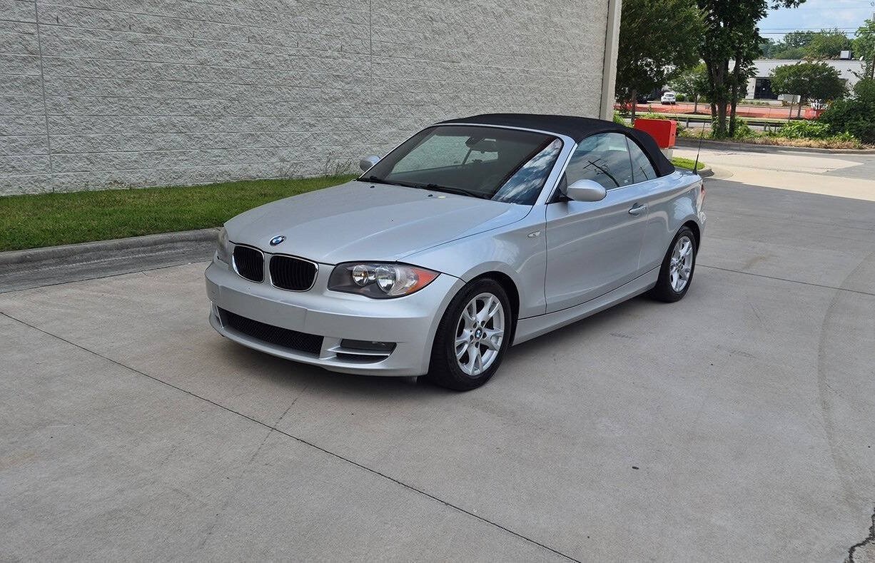 Used 2008 BMW 128i Convertible RWD image 2
