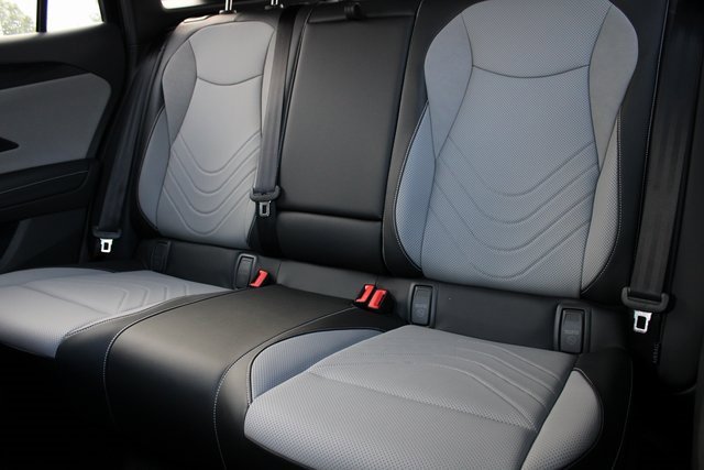 New 2025 Volkswagen Tiguan SE R-Line image 7