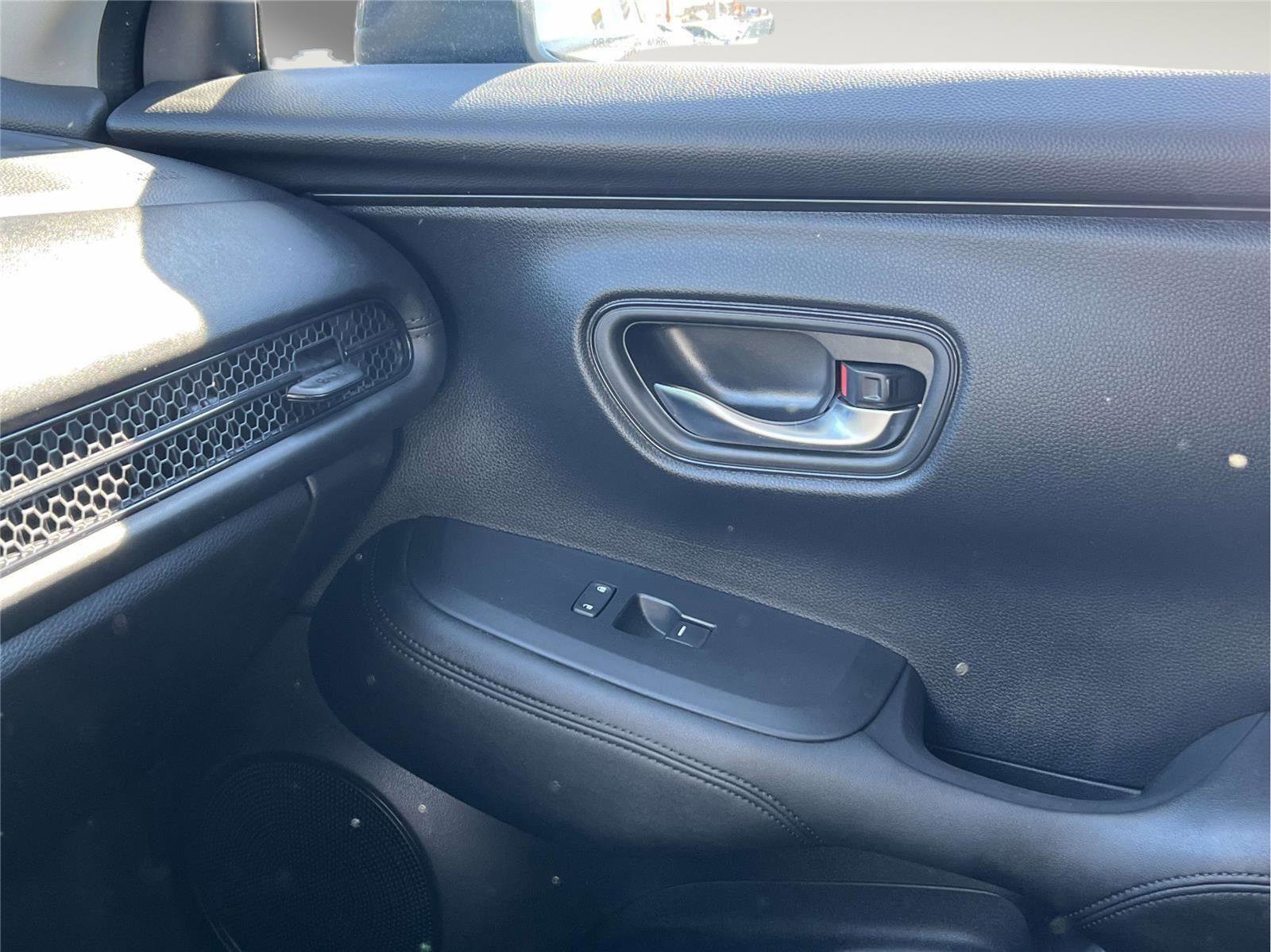 Used 2023 Honda HR-V LX image 40