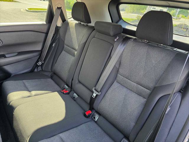 Used 2025 Nissan Rogue SV AWD/4WD image 16
