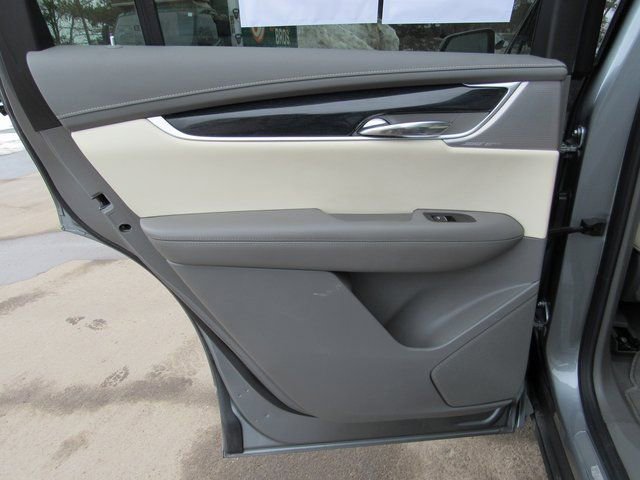 Used 2024 Cadillac XT6 Premium Luxury w/ Technology Package image 29