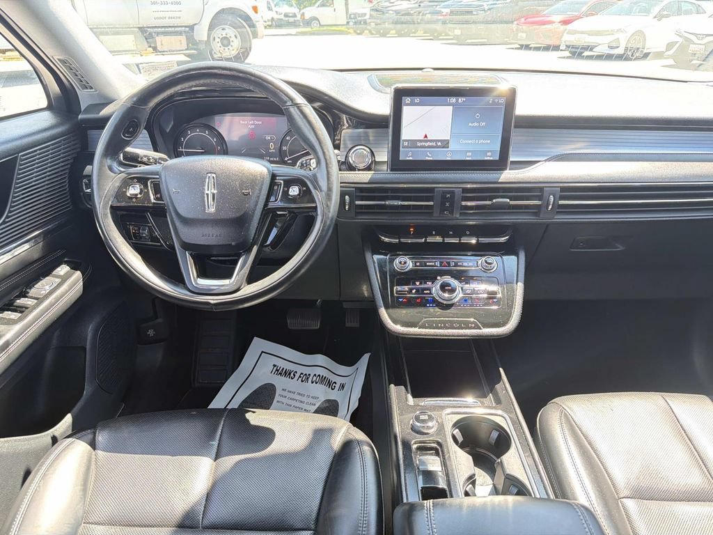 Used 2021 Lincoln Corsair AWD w/ Premium Package image 2