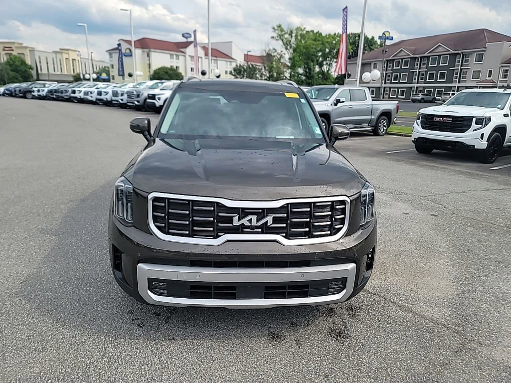 Used 2024 Kia Telluride SX Prestige w/ Towing Package AWD/4WD image 2