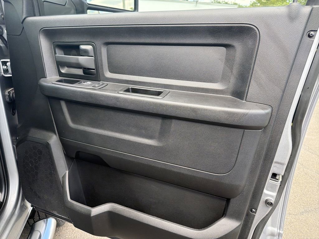 Used 2024 RAM 2500 Tradesman w/ Chrome Appearance Group AWD/4WD image 14