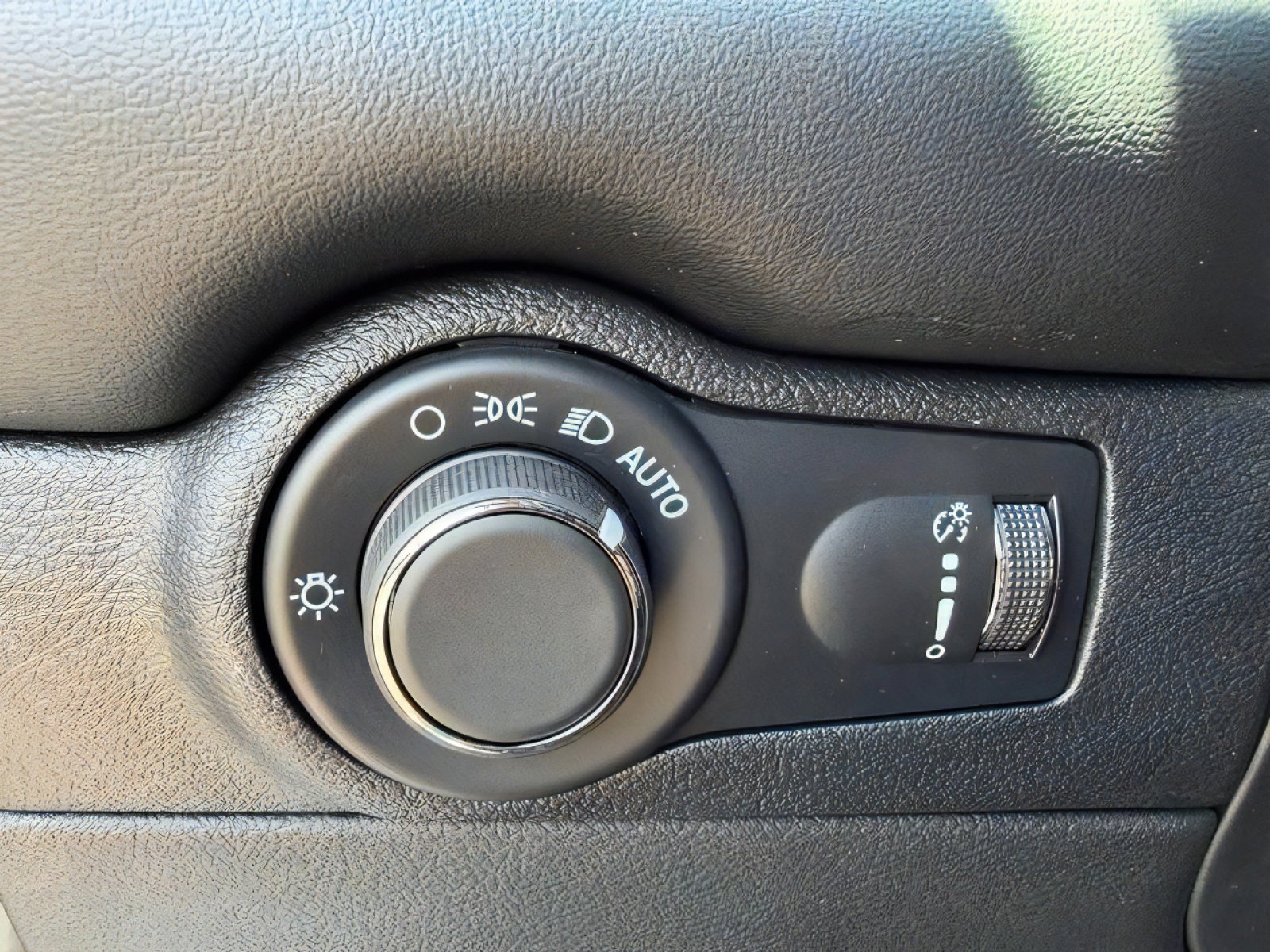 Used 2025 Dodge Durango R/T AWD/4WD image 17