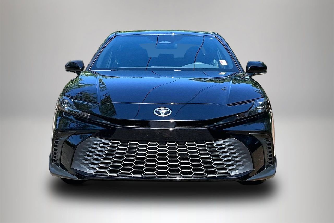Used 2026 Toyota Camry SE AWD/4WD image 3