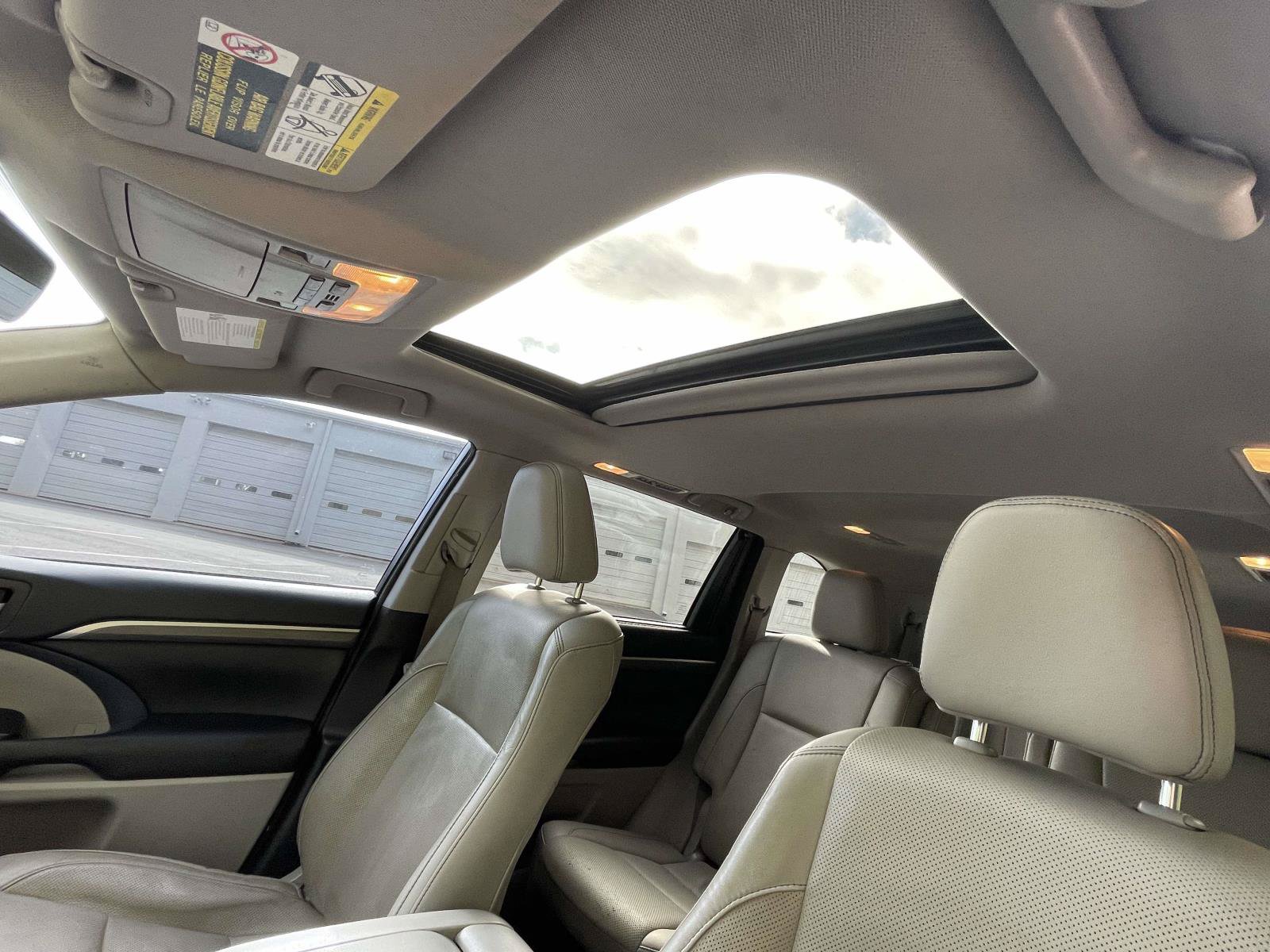 Used 2017 Toyota Highlander Limited FWD image 18