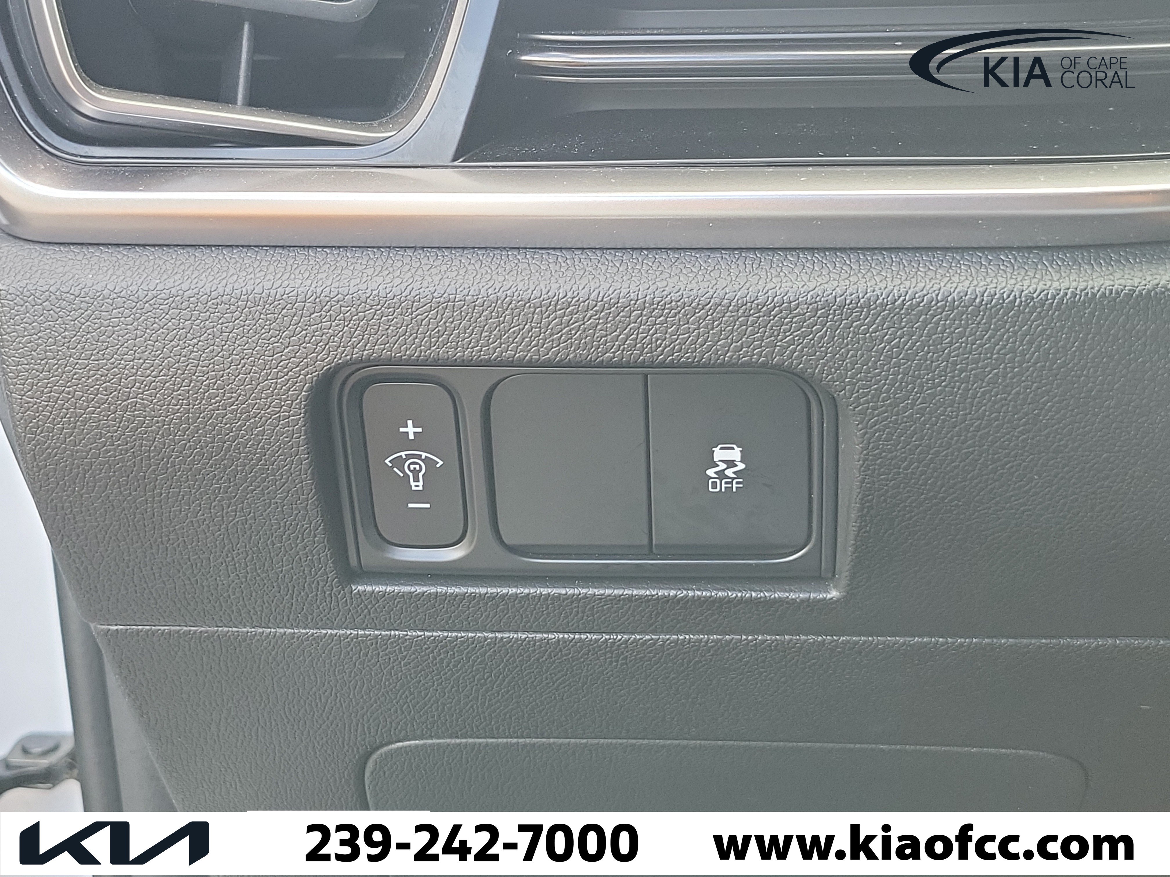Used 2025 Kia Sorento LX FWD image 22