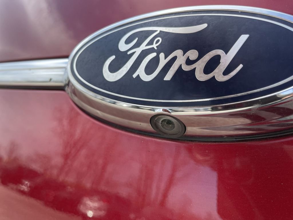 Used 2018 Ford Taurus SEL w/ Equipment Group 201A image 7