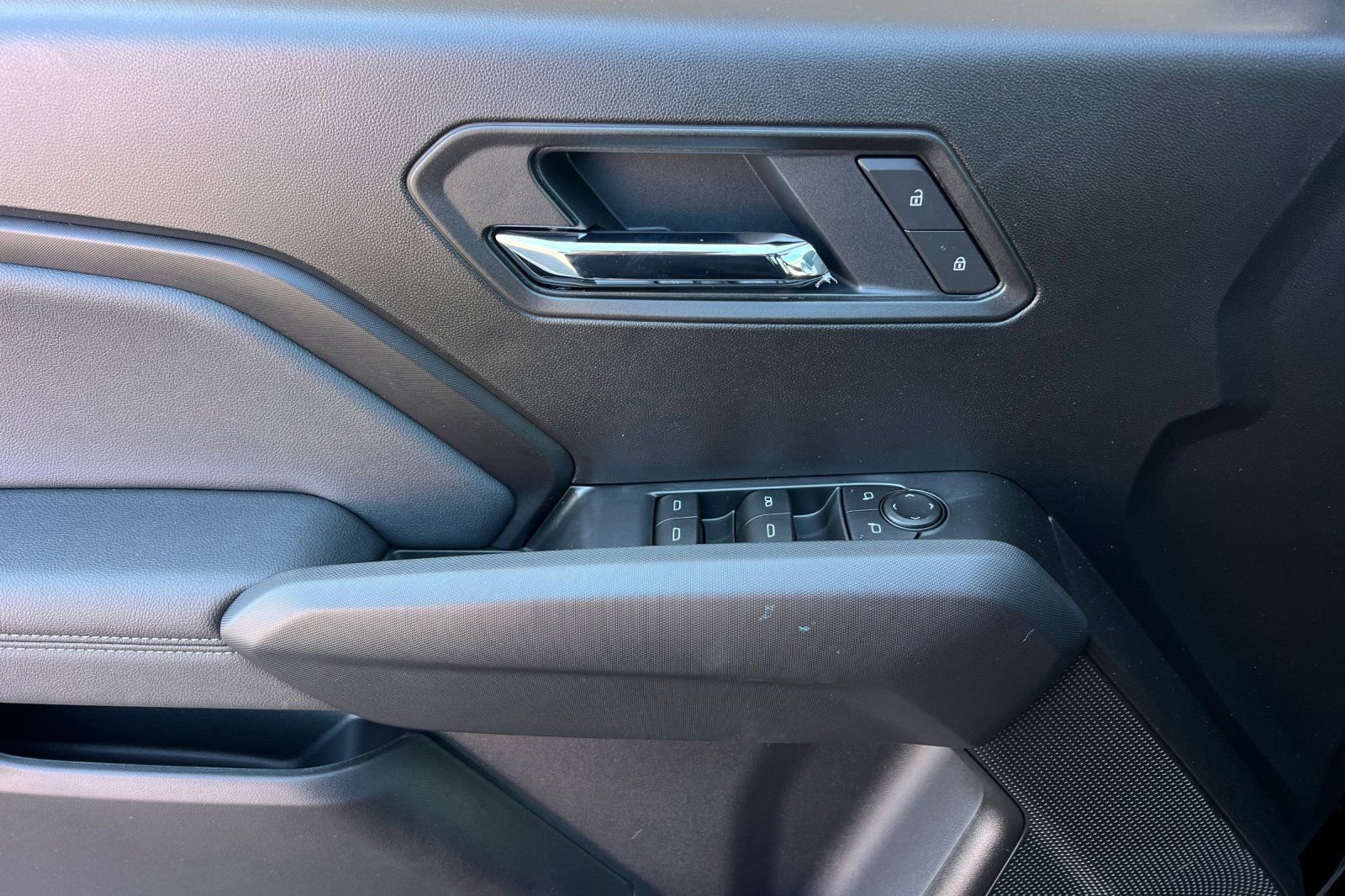 New 2026 GMC Canyon Elevation w/ Convenience Package RWD image 9
