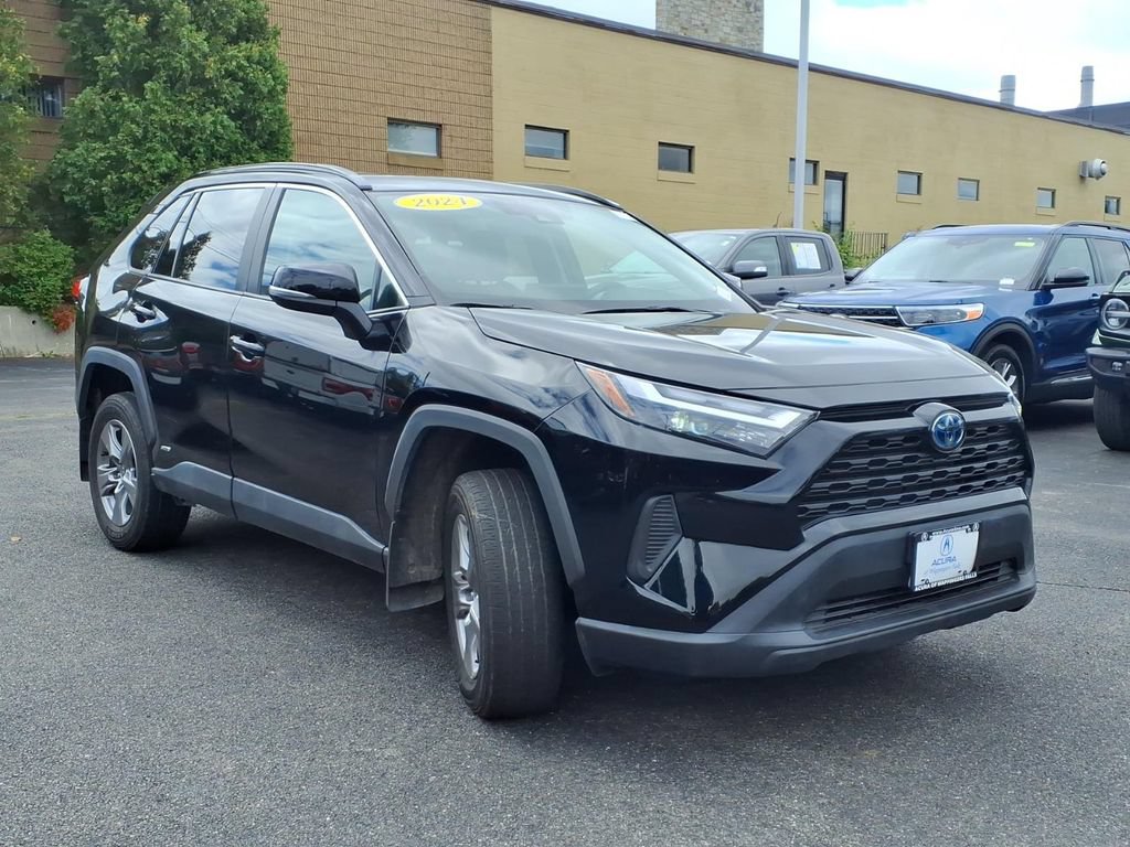 Used 2024 Toyota RAV4 XLE w/ Convenience Package AWD/4WD image 4