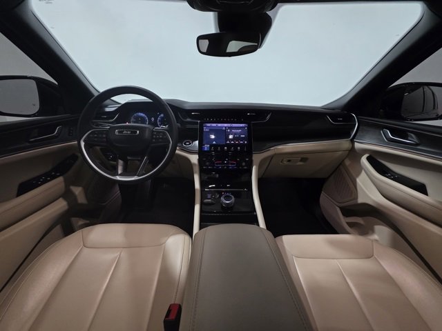 Used 2024 Jeep Grand Cherokee L Limited image 14