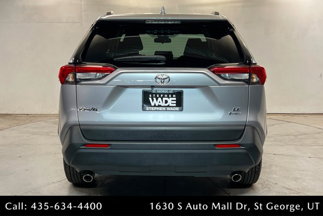 Used 2025 Toyota RAV4 LE AWD/4WD image 4