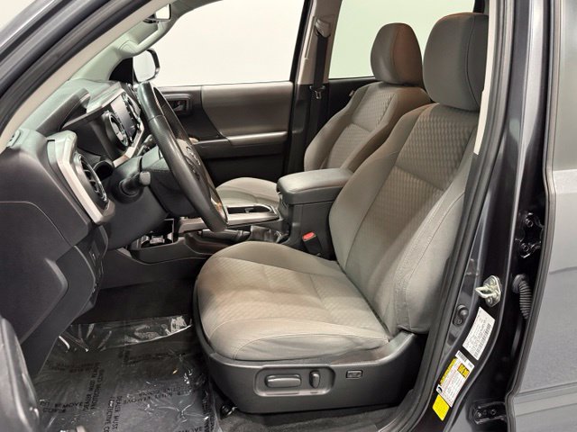 Used 2021 Toyota Tacoma SR5 RWD image 11