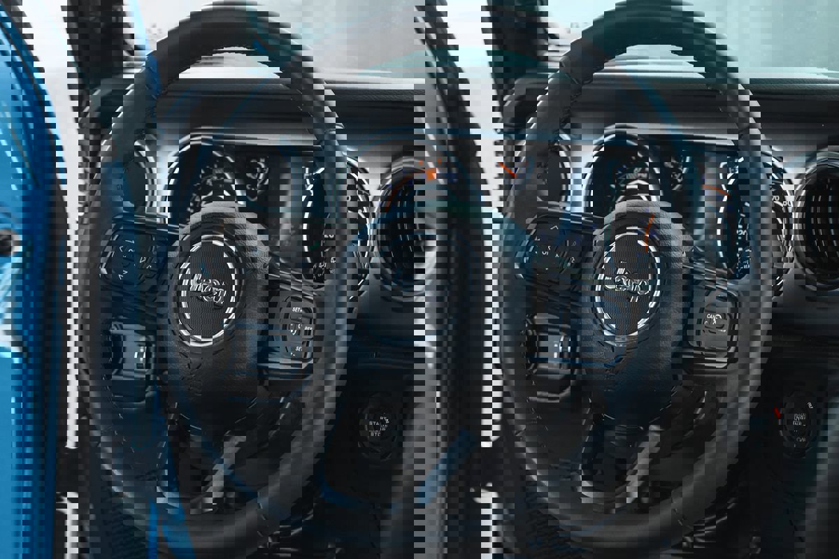 Used 2023 Jeep Wrangler Sport S image 21