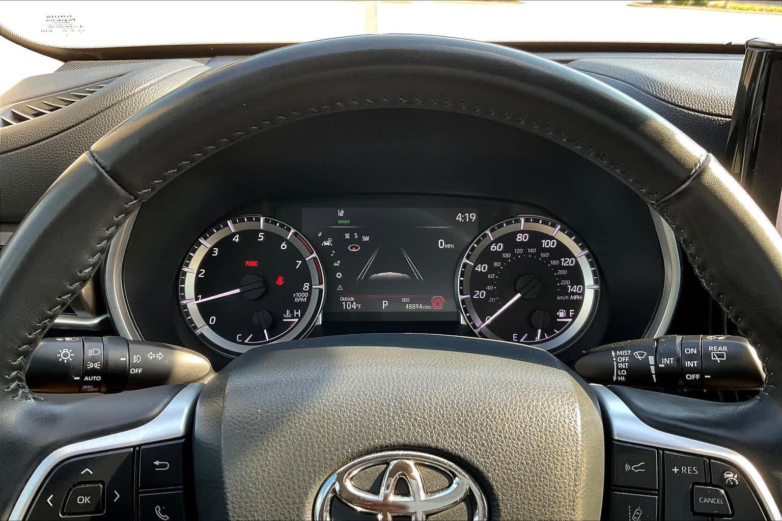 Used 2024 Toyota Highlander XLE FWD image 26