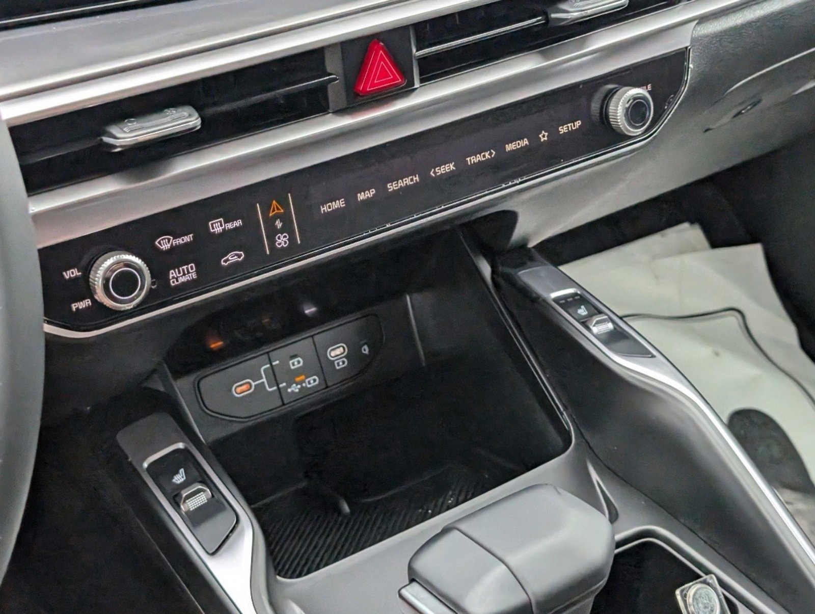 Used 2025 Kia Sorento S w/ Panoramic Sunroof Package image 24