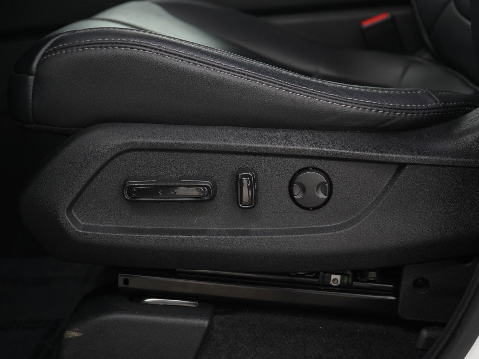 Used 2023 Honda Pilot EX-L image 32