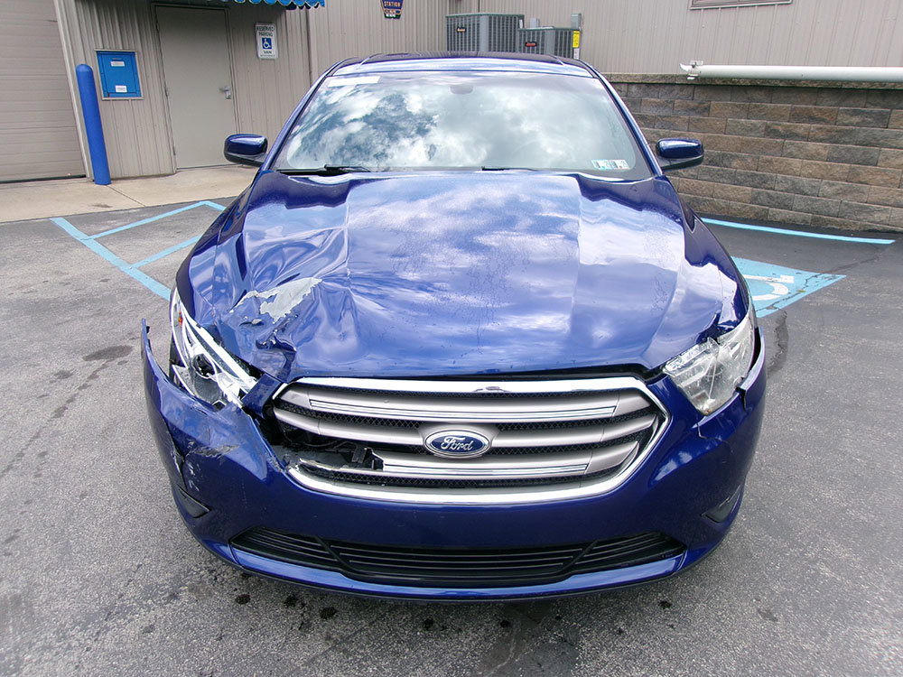 Used 2014 Ford Taurus SEL w/ Equipment Group 201A image 2