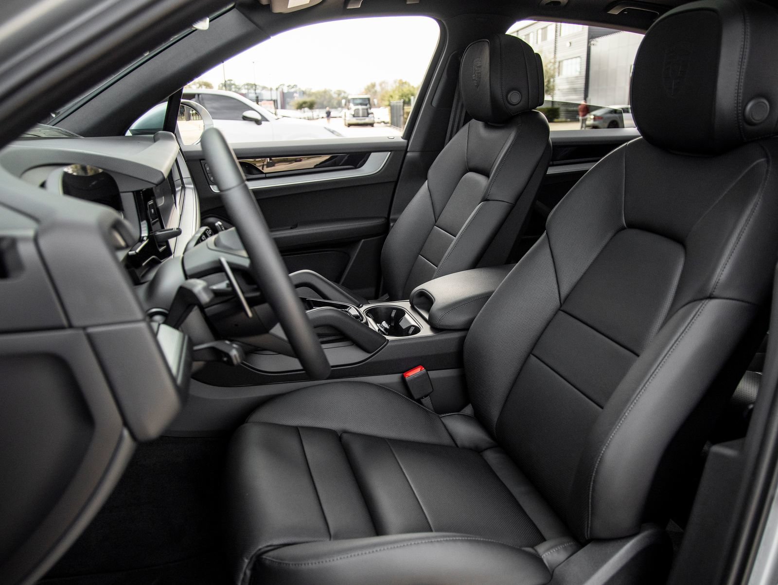 Certified 2026 Porsche Cayenne AWD/4WD image 5