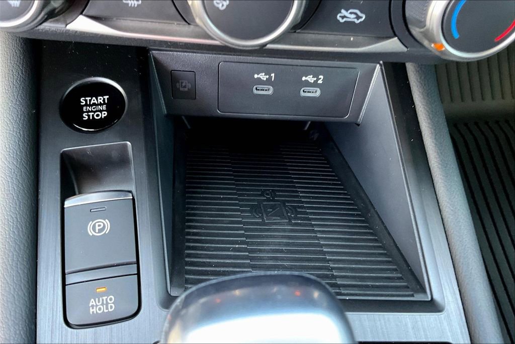 Used 2025 Nissan Kicks SV AWD/4WD image 32