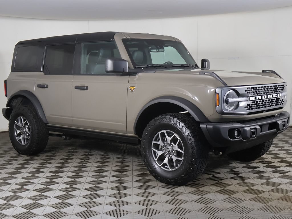 Used 2025 Ford Bronco Badlands AWD/4WD image 2