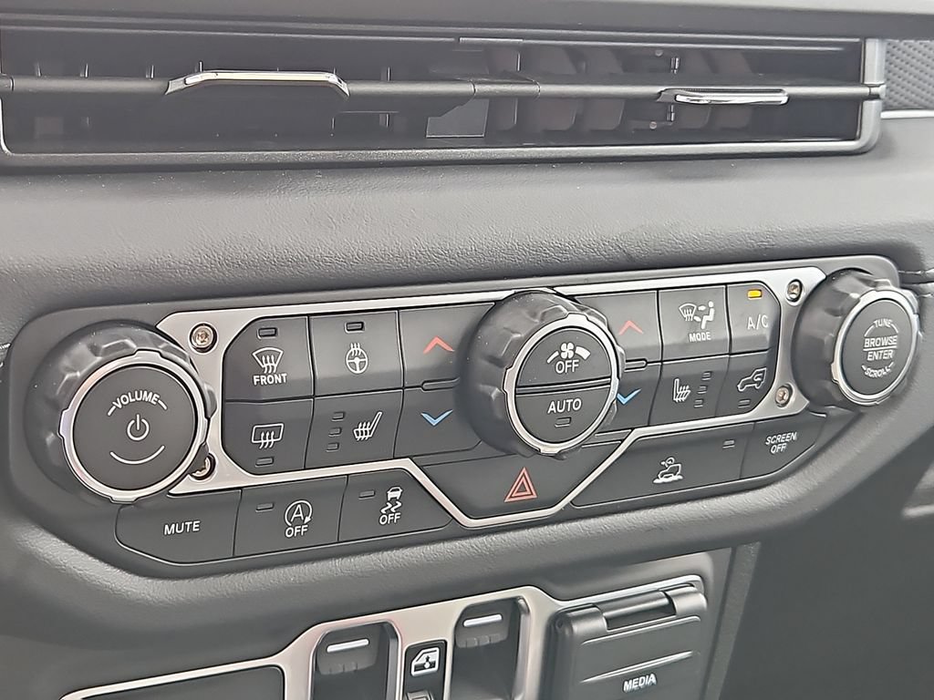 New 2026 Jeep Gladiator Mojave AWD/4WD image 17