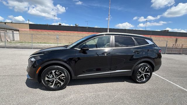 Used 2023 Kia Sportage EX image 2