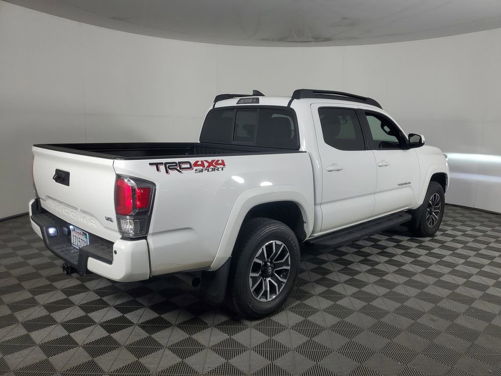 Used 2016 Toyota Tacoma TRD Sport AWD/4WD image 4