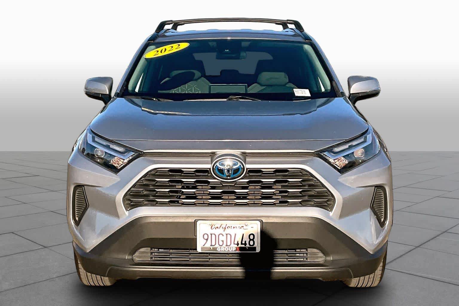 Used 2022 Toyota RAV4 XLE AWD/4WD image 3