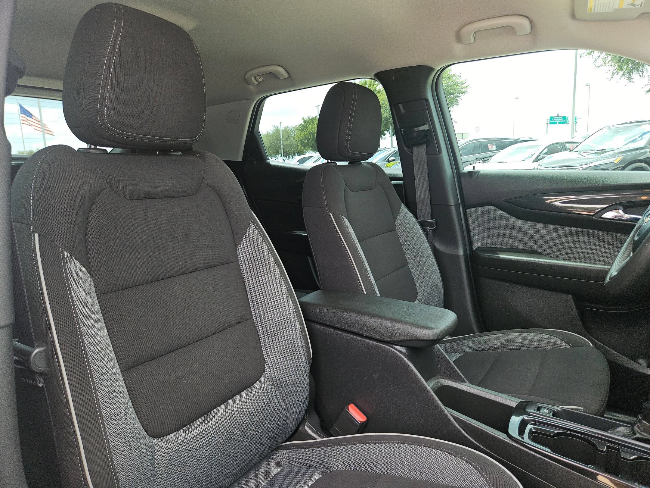 Used 2025 Chevrolet TrailBlazer LS w/ LS Confidence Package FWD image 31