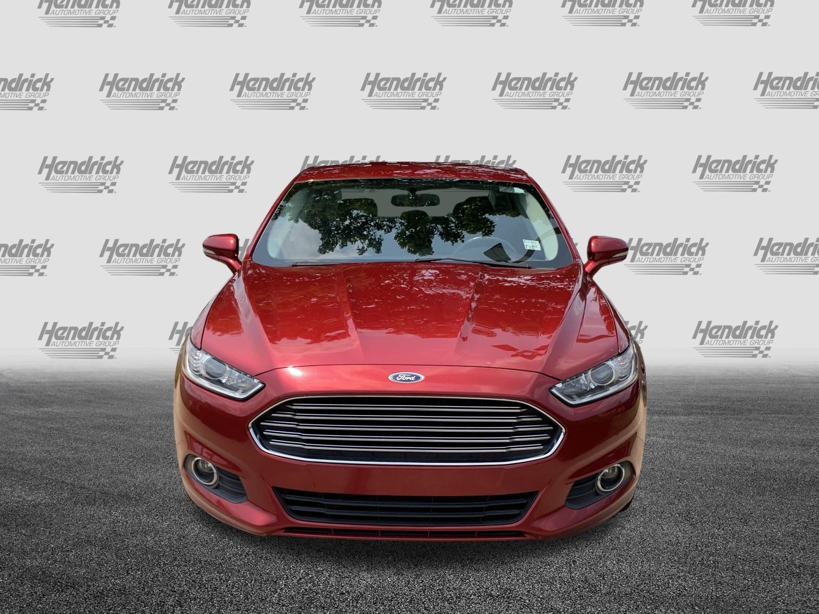 Used 2016 Ford Fusion SE FWD image 3