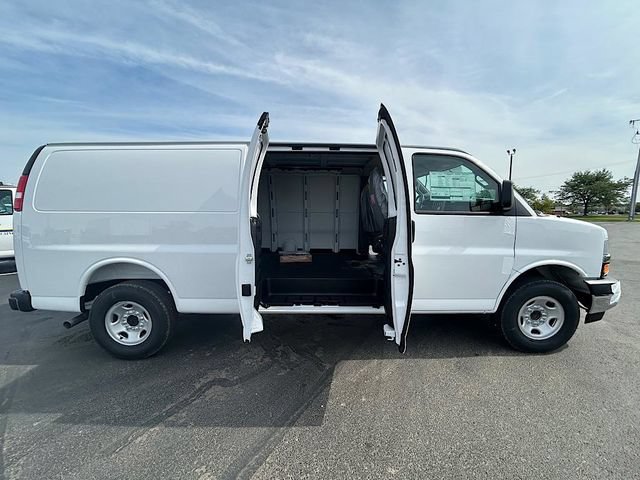 New 2025 Chevrolet Express 3500 Extended w/ Driver Convenience Package image 22