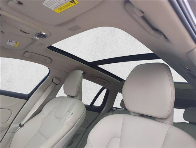 Used 2021 Volvo V60 T5 Cross Country AWD/4WD image 27