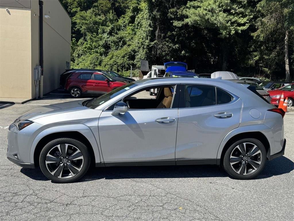 Used 2023 Lexus UX 250h AWD w/ Premium Package image 8