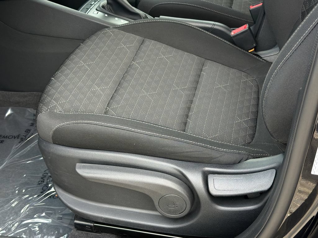Certified 2022 Kia Rio S FWD image 17