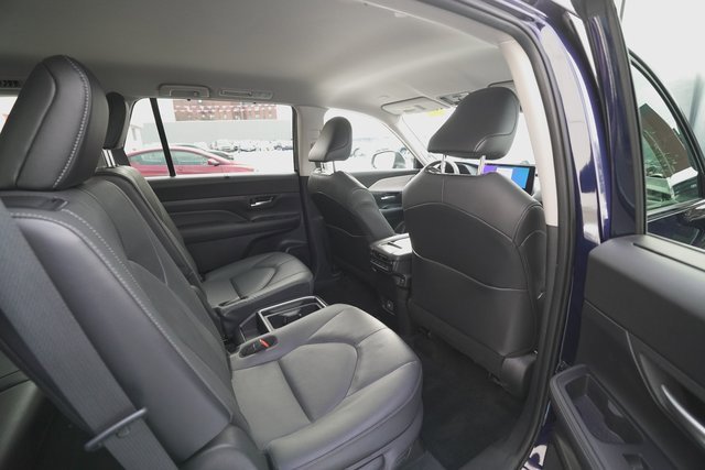 Used 2024 Toyota Grand Highlander Limited image 17