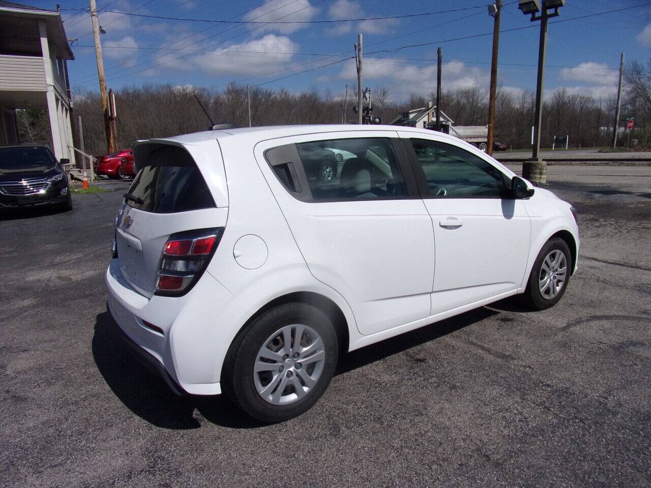 Used 2017 Chevrolet Sonic LT FWD image 8