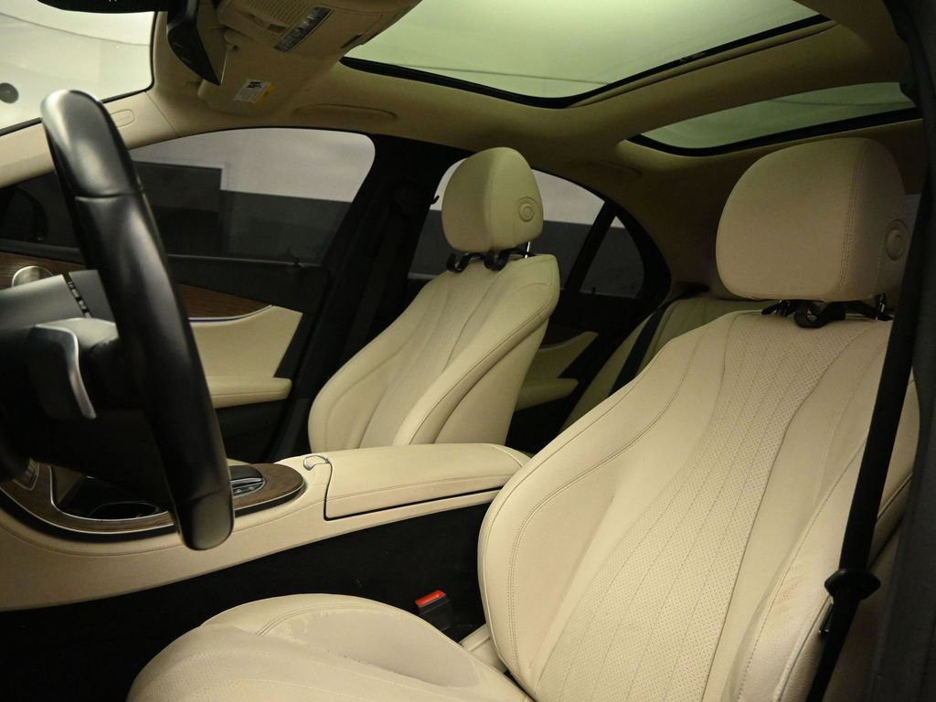Used 2021 Mercedes-Benz E 350 4MATIC Sedan image 3