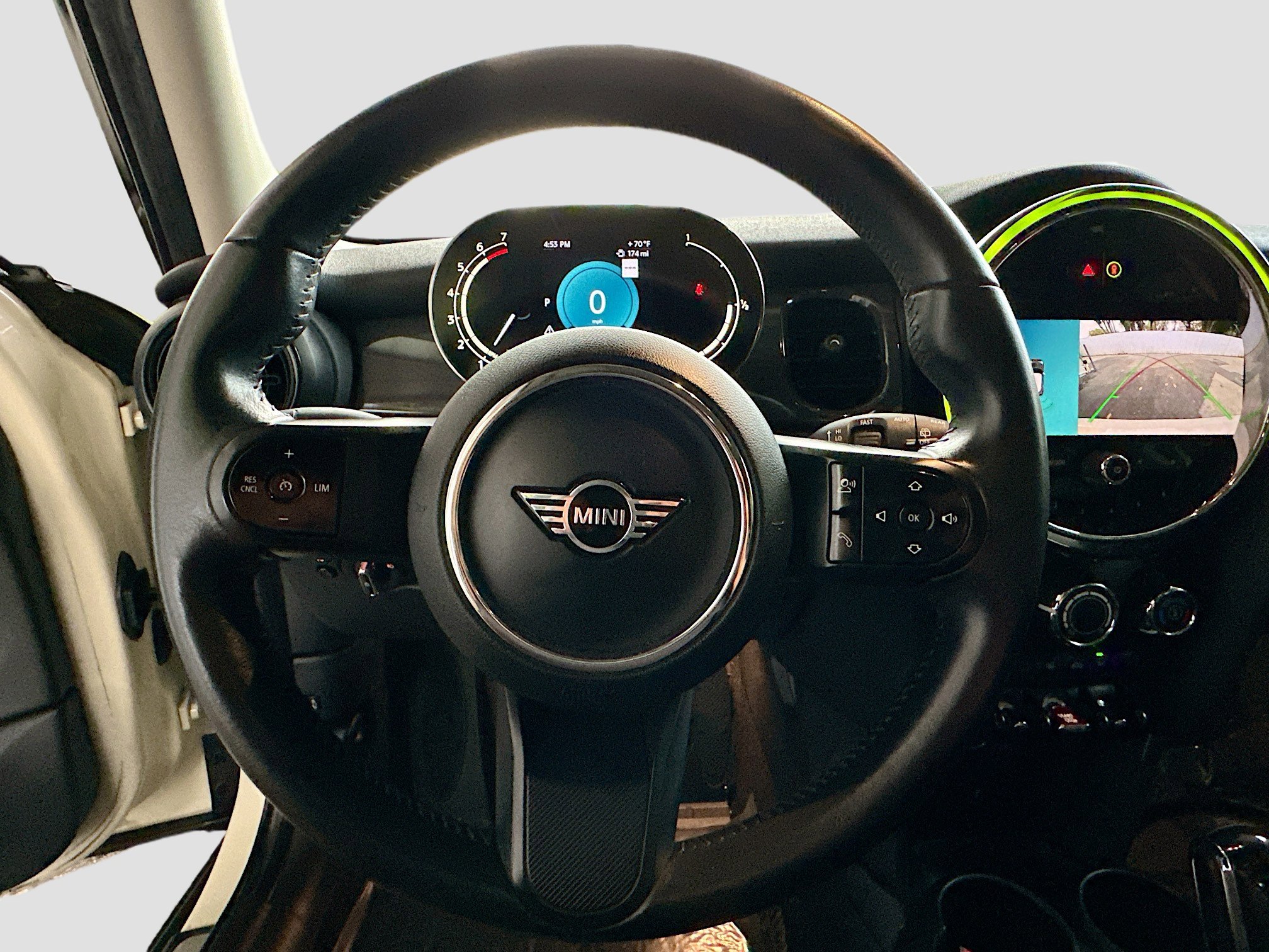 Used 2022 MINI Cooper 4-Door Hardtop image 11