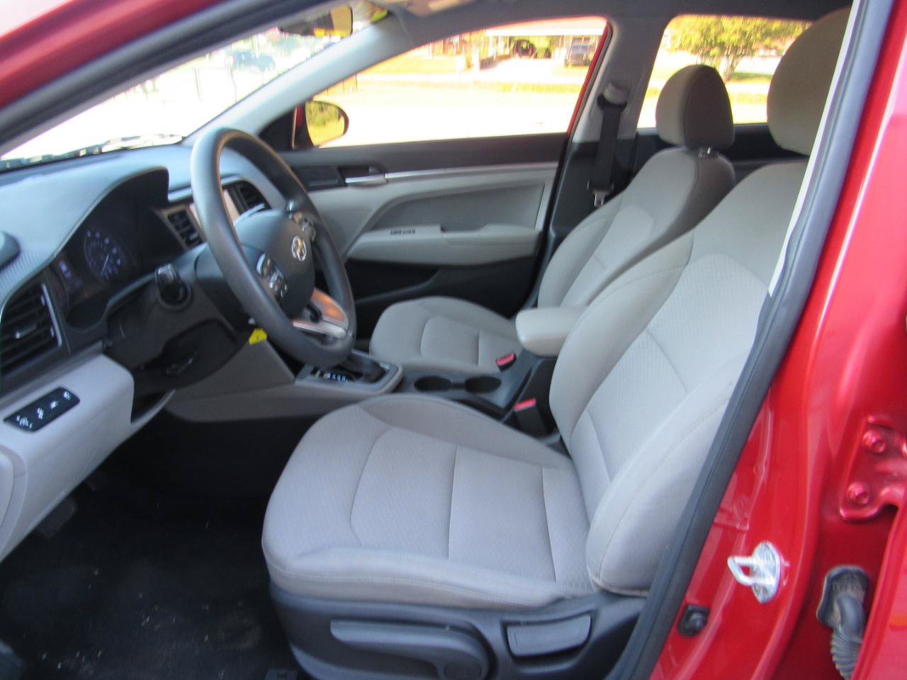 Used 2020 Hyundai Elantra SEL FWD image 4