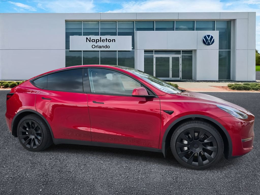 Used 2025 Tesla Model Y Long Range image 3