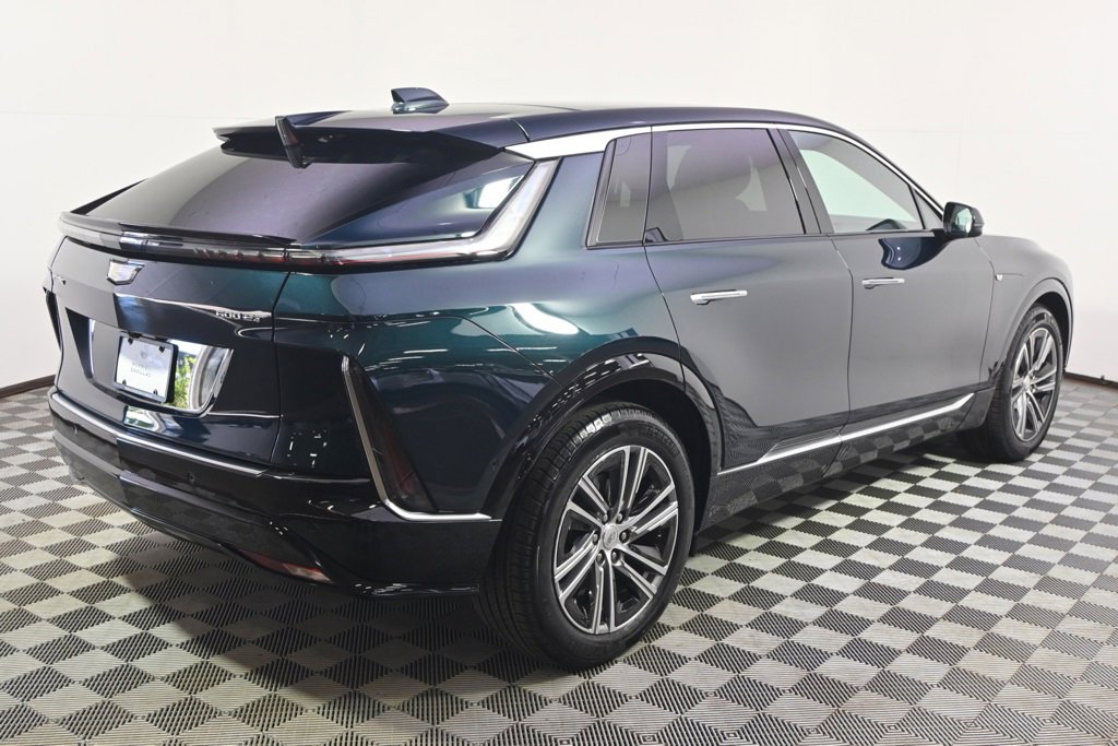 New 2025 Cadillac Lyriq Luxury image 7